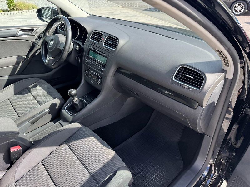 Volkswagen Golf (2012) Comfortline 1.2 TSI 63kW - fotka 27 z 32