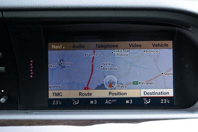 Mercedes-Benz Třídy S - fotka 25 z 43