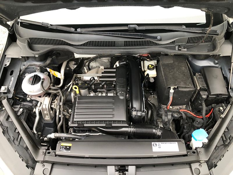 Volkswagen Golf Sportsvan (2014) 1.2 TSI  DSG 81kw - fotka 24 z 26