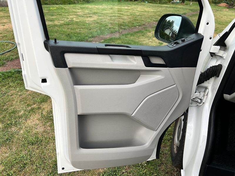 Volkswagen Transporter 2.0TDI 75KW,9MÍST,TZ,KLIMA,1MA - fotka 11 z 37