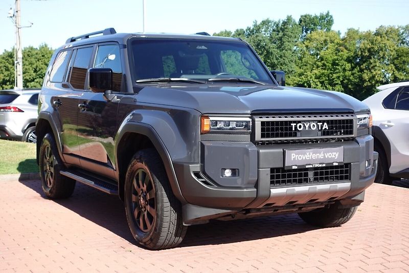 Toyota Land Cruiser 2.8D4-D  8 AT Invincible - fotka 3 z 39