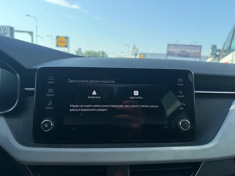 Škoda Kamiq Top Selection 1.0 TSI 85kw - fotka 16 z 25