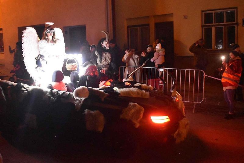 Krampusové a ďábelská vozidla