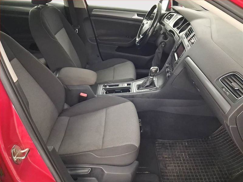 Volkswagen Golf (2014) 1.6 TDI, Automat, Navi - fotka 9 z 19