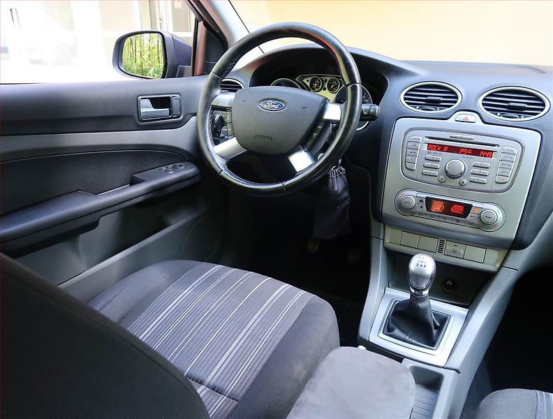 Ford Focus (2008) 1.6 16V, po STK - fotka 7 z 17