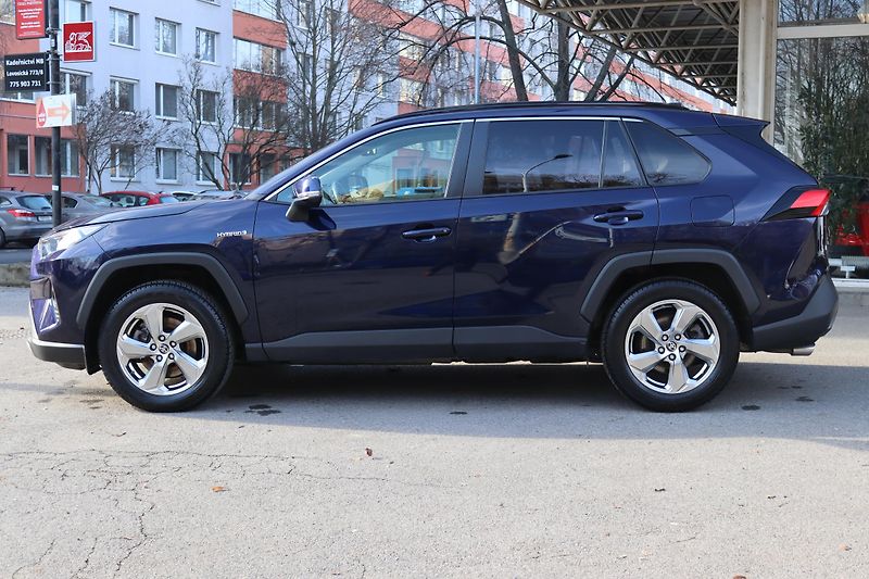 Toyota RAV4 2.5 HYBRID CVT 131kW - fotka 15 z 50