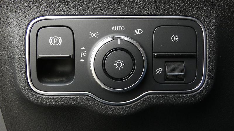 Mercedes-Benz GLB 35 4MATIC AMG - fotka 10 z 23