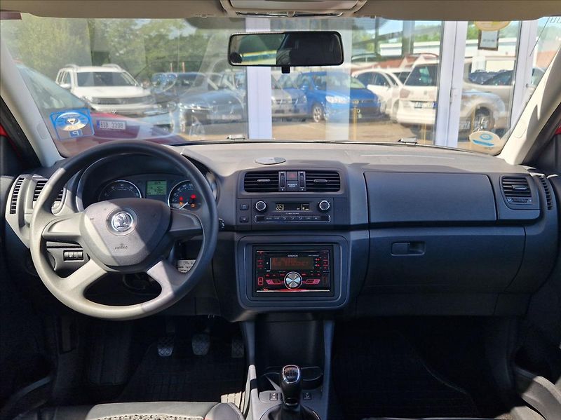 Škoda Fabia 1,2 TSI STŘE.OKNO KLIMA ZIMAKY - fotka 19 z 28