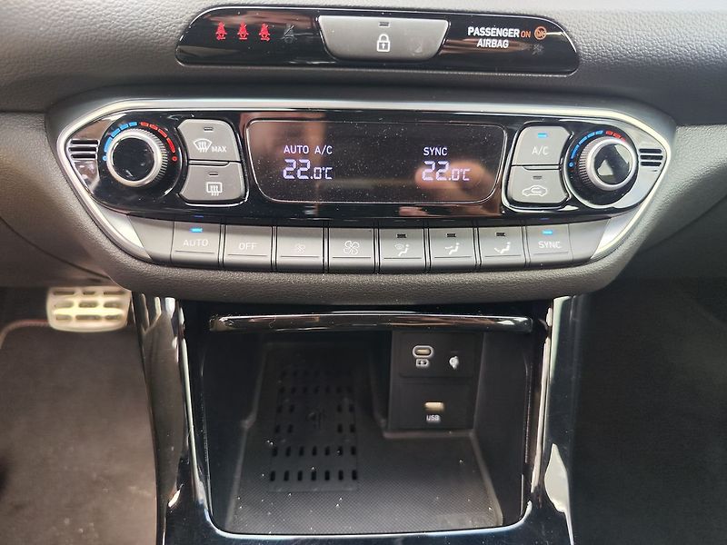 Hyundai i30 1.5 T-GDI/103kW N-Line DCT - fotka 21 z 34