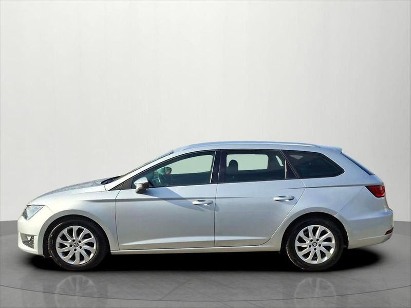 Seat Leon 2,0 110 KW ST FR Panorama - fotka 4 z 19