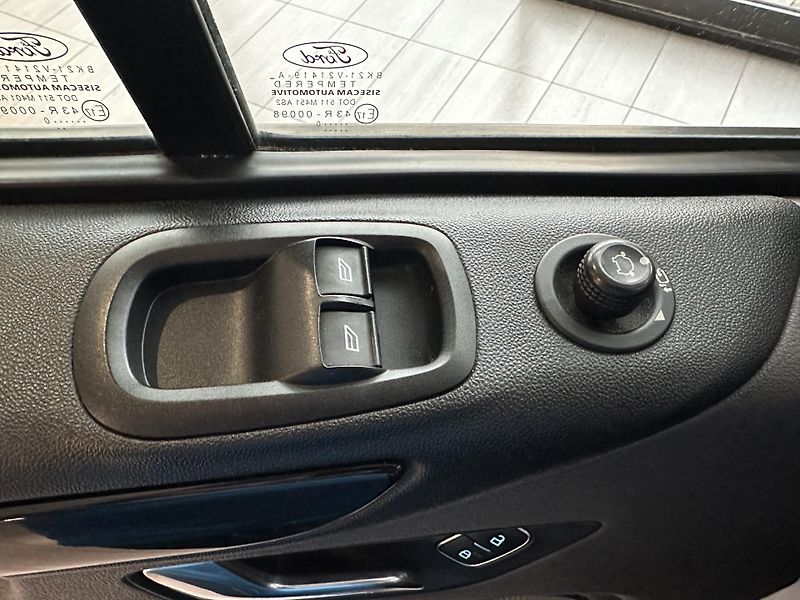 Ford Transit Custom Titanium L1 2.0 EB 130k VAN  - fotka 16 z 25