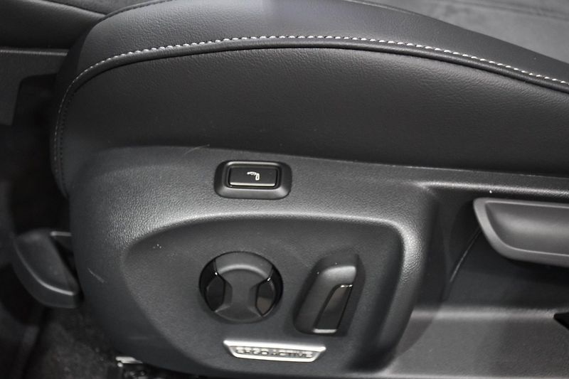 Volkswagen Passat 1.5 eTSI Masáže Matrix NezTope - fotka 21 z 26