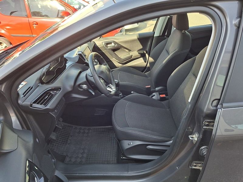 Peugeot 208 ACTIVE 1.2 PT 82k M5 - fotka 12 z 22