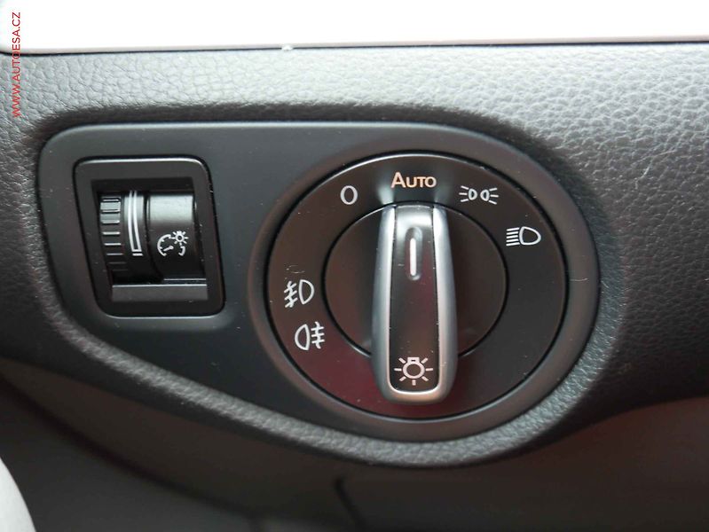 Volkswagen Sharan (2013) 2.0TDi, DSG, bixen, kamera - fotka 20 z 21