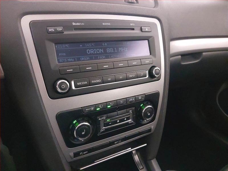 Škoda Octavia (2011) Elegance 2.0 TDI, Serv.kniha - fotka 12 z 19