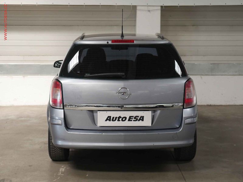 Opel Astra (2007) 1.6i, ČR, AC - fotka 5 z 18