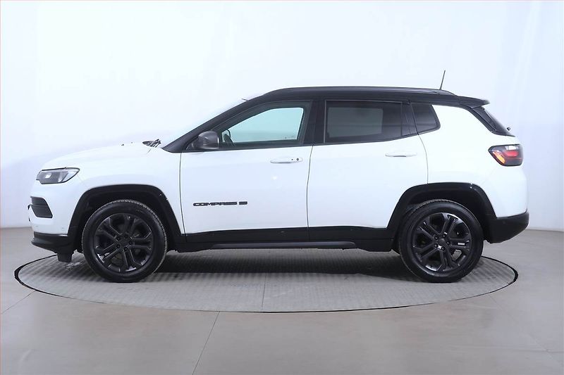 Jeep Compass (2021) 1.3 T-GDI, Automat, Serv.kniha - fotka 3 z 22