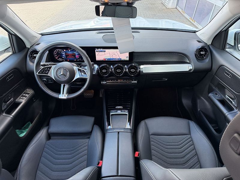 Mercedes-Benz GLB 4 MATIC - fotka 16 z 35