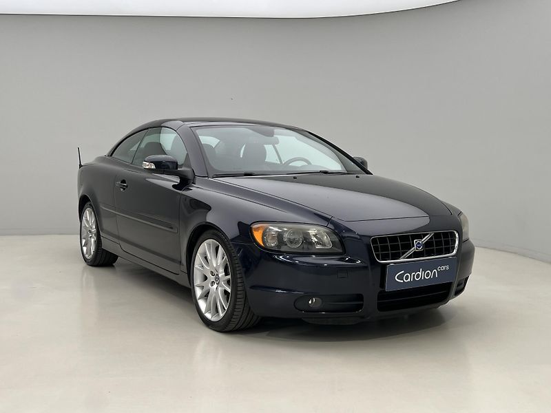 Volvo C70 MOMENTUM - fotka 7 z 33