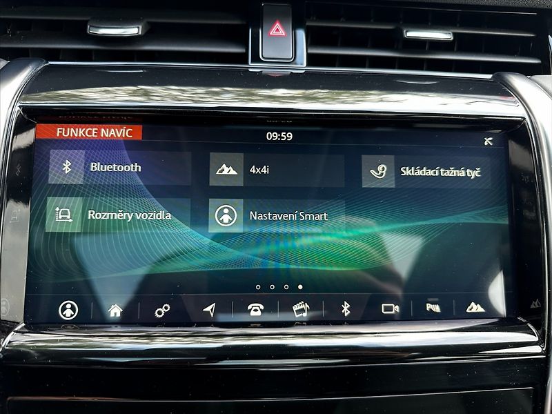 Land Rover Discovery Sport 2,0 D150 AWD 110kW HSE SERVIS! - fotka 40 z 50