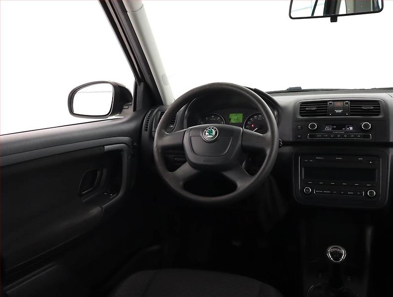 Škoda Fabia (2010) Ambition 1.2 TSI, oblíbený vůz - fotka 7 z 18