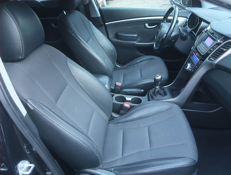 Hyundai i30 (2013) 1.6 CRDi, Serv.kniha, Tempomat - fotka 9 z 15