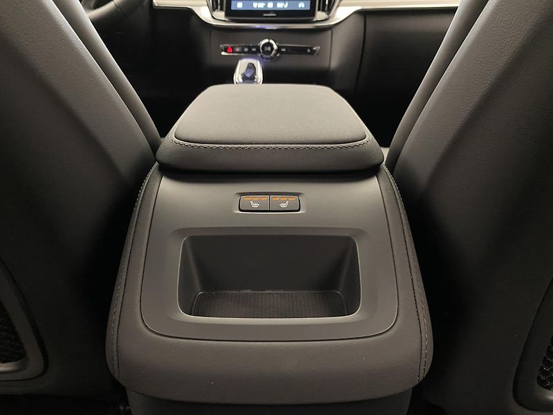 Volvo XC90 (2026) B5 AWD BLACK EDITION PLUS 7m - fotka 69 z 69