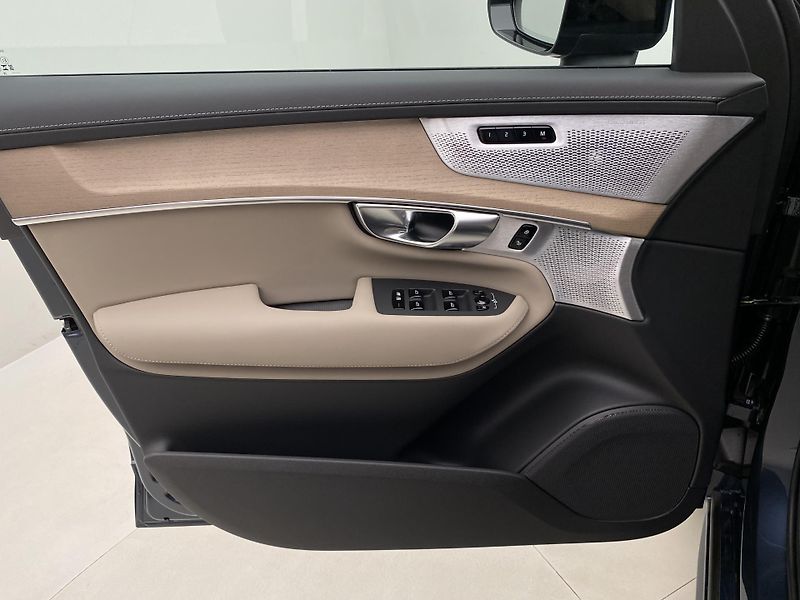 Volvo XC90 (2026) B5 AWD AUT DARK PLUS 7míst - fotka 7 z 70