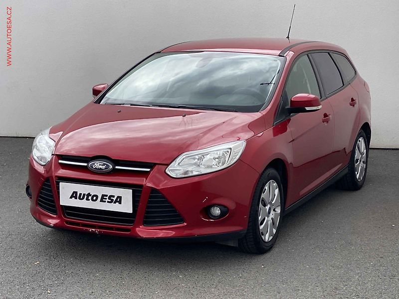 Ford Focus (2011) 1.6i16V, ČR, AC, park.asist - fotka 3 z 17