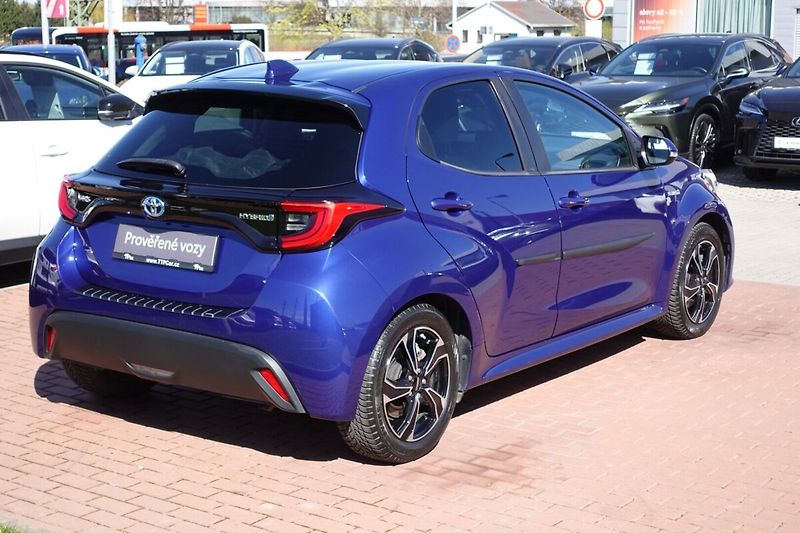 Toyota Yaris ZLEVNĚNO 1,5 HSD Comfort Style - fotka 4 z 28