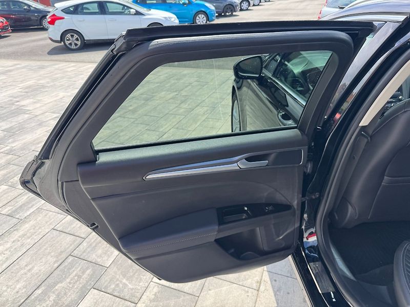 Ford Mondeo (2018) Titanium 2.0 TDCi 110kW - fotka 14 z 35
