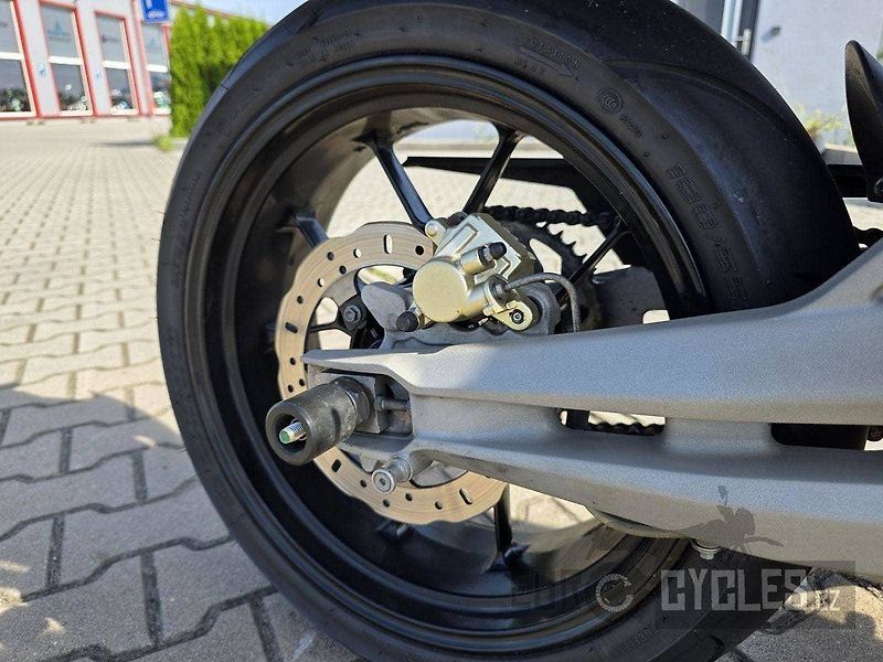 Aprilia Dorsoduro 750 (2010) akce 94990 - fotka 8 z 18