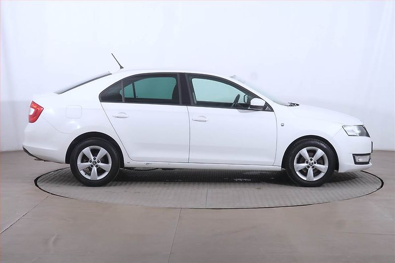 Škoda Rapid (2014) 1.2 TSI, Tempomat - fotka 6 z 20