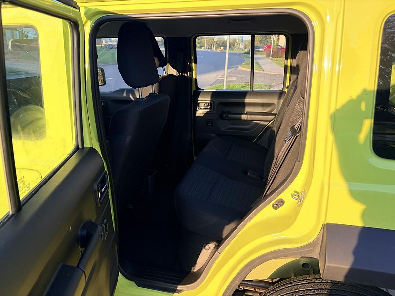 Suzuki Jimny 1,5 VVT AllGrip Long - fotka 27 z 33