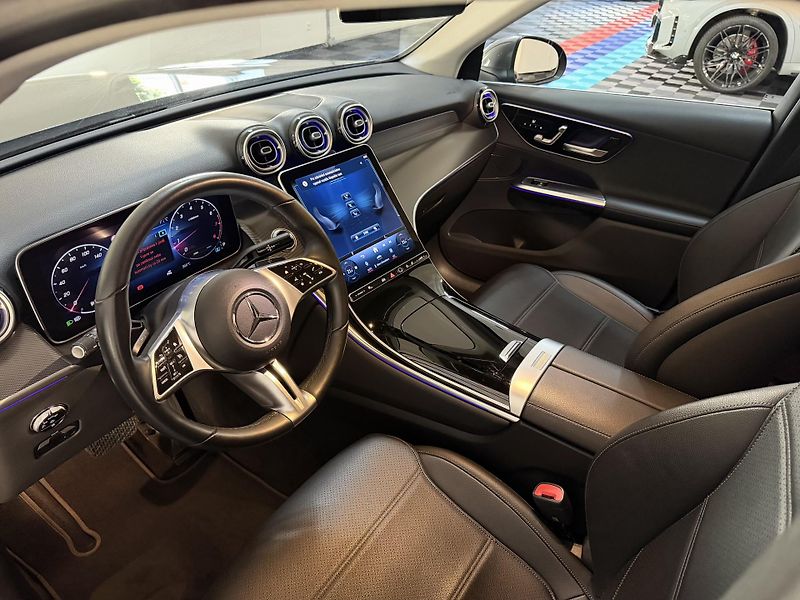 Mercedes-Benz GLC 200 benzin 4M LED Tažné - fotka 30 z 38