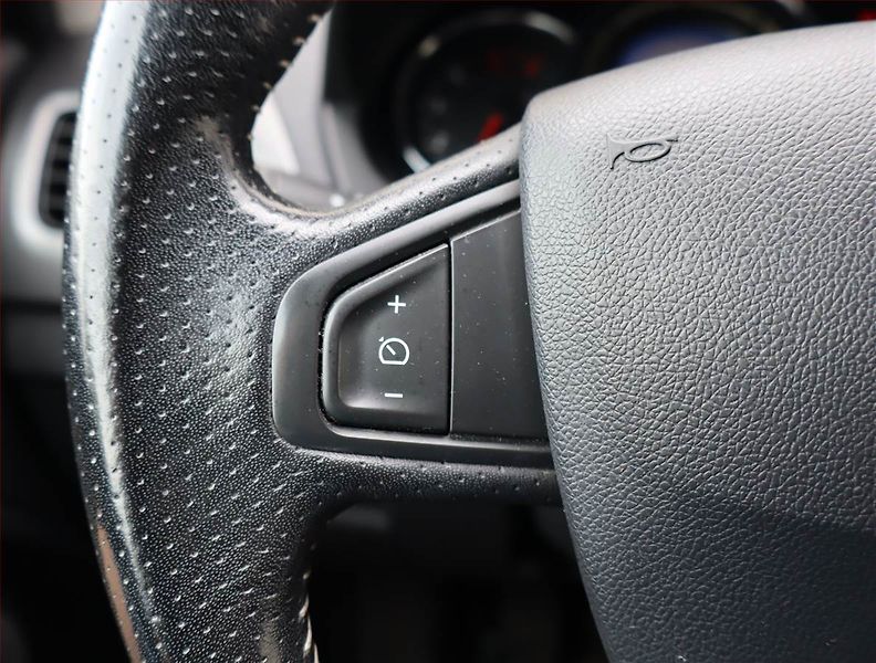 Renault Fluence (2015) 1.6 dCi, Tempomat - fotka 15 z 19