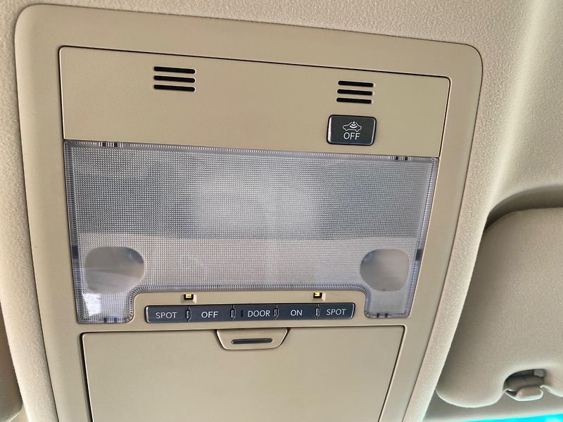 Lexus LS 400 (2009) - fotka 19 z 23