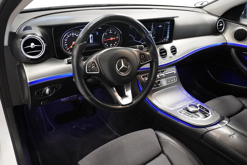 Mercedes-Benz Třídy E (2018) 2,0 AUTOMAT - fotka 12 z 27