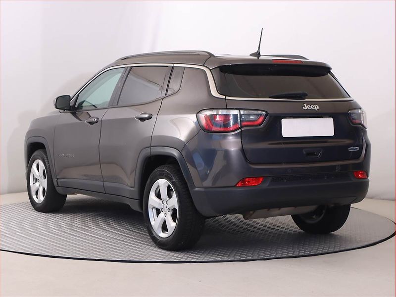 Jeep Compass (2020) 1.4 MultiAir, Serv.kniha - fotka 4 z 22