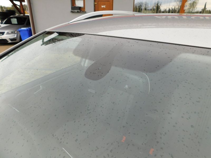 Volkswagen Golf (2016) VII KOMBI 2.0 TDi - fotka 24 z 33