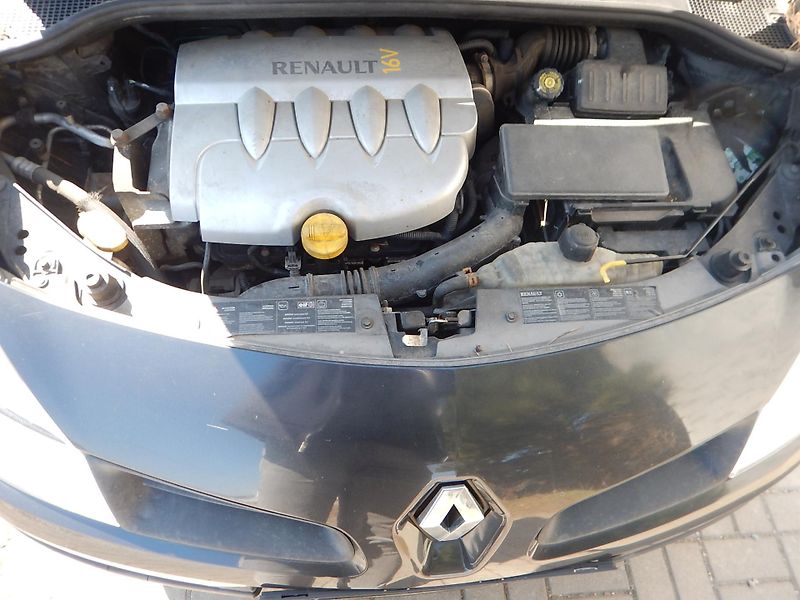 Renault Clio 1.4i, 72 kW, KLIMA - fotka 20 z 21