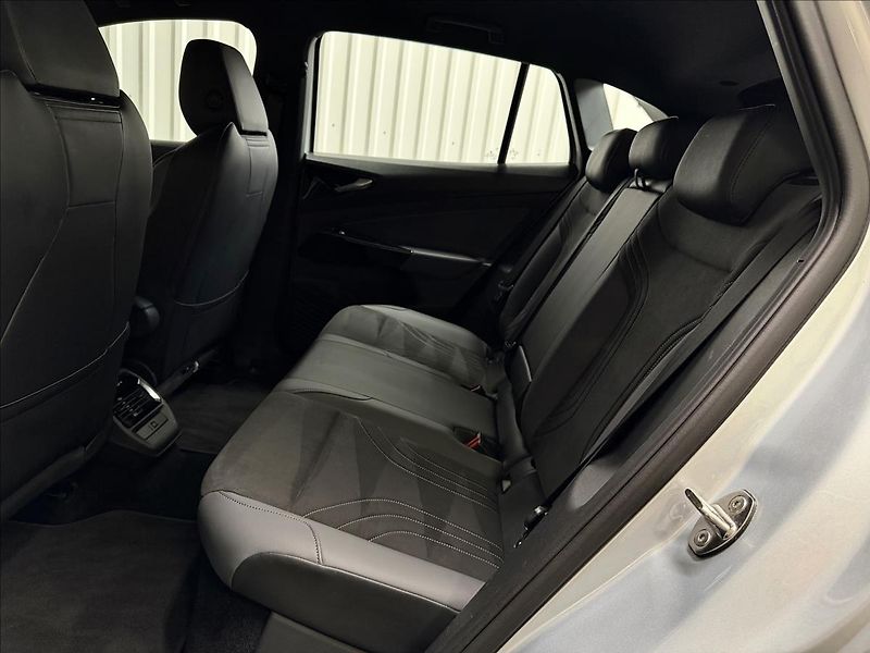 Volkswagen ID.4 ACC MASÁŽE HUD TČ TAŽNÉ 2XALU - fotka 34 z 45