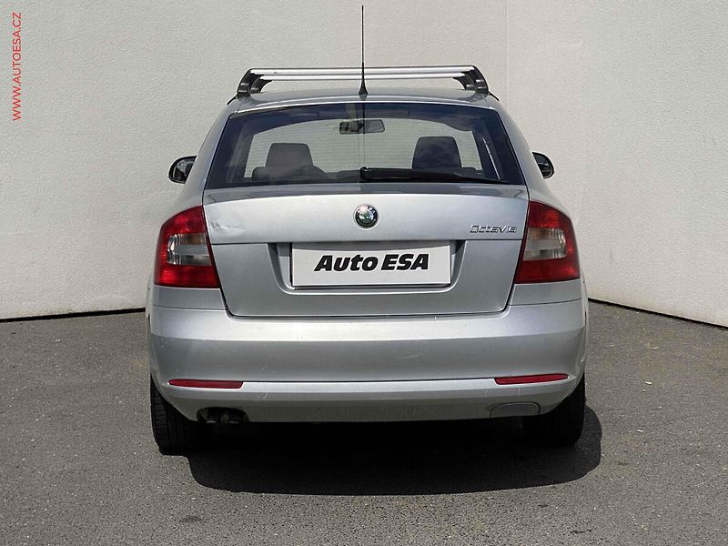 Škoda Octavia (2008) 1.9TDi, ČR, AC - fotka 5 z 16