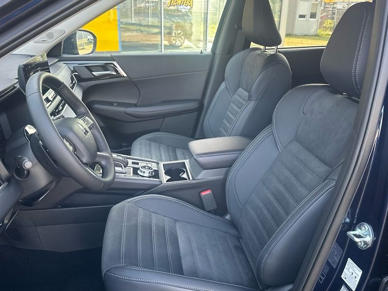 Mitsubishi Outlander (2026) INTENSE+ 4×4 | 225 kW | MY25 - fotka 10 z 27