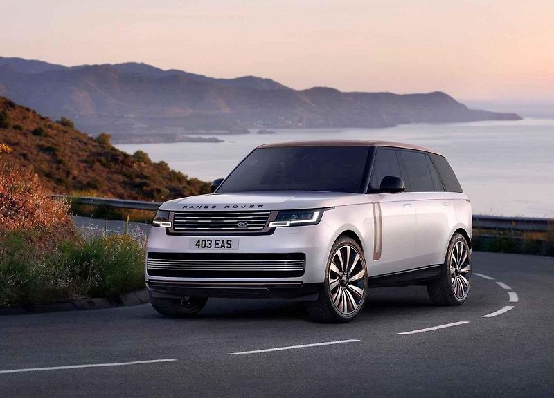 Velká SUV omezují při parkování i běžná malá auta