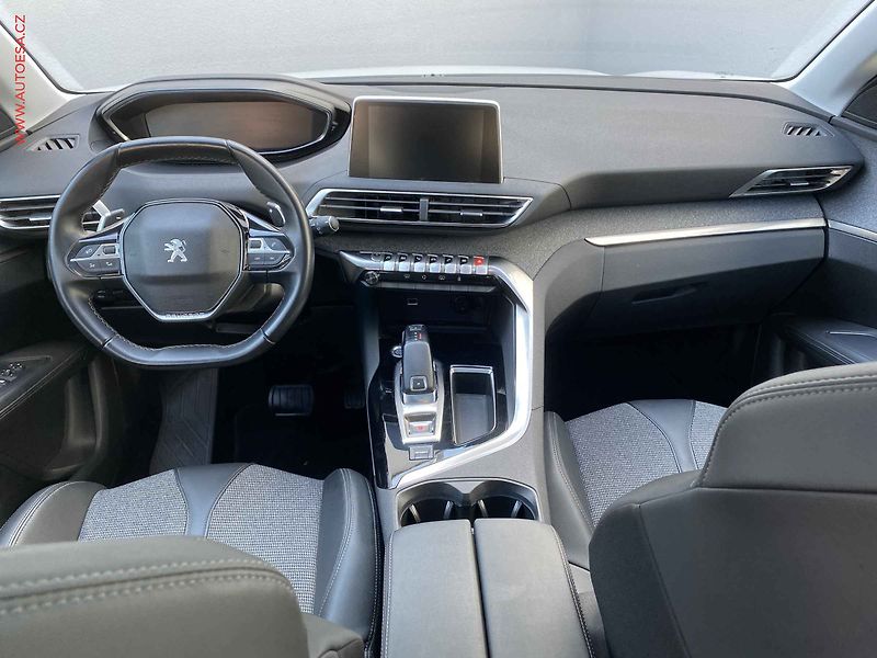 Peugeot 3008 (2019) 1.2PT, Allure, AT, panor - fotka 8 z 18