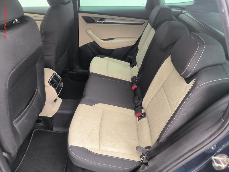 Škoda Karoq (2018) 1.5 TSi, Style, DSG, panor - fotka 10 z 26