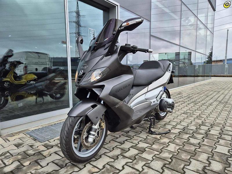 Gilera Nexus 500 (2005) - fotka 8 z 21