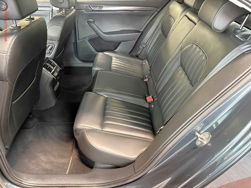 Škoda Superb (2019) 2.0 TSi, Style, DSG, kůže - fotka 10 z 18