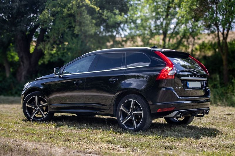Volvo XC60 Rdesign, nový motor v záruce - fotka 7 z 33
